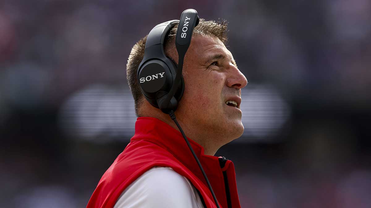 New England Patriots head coach Mike Vrabel during the first quarter at Gillette Stadium.