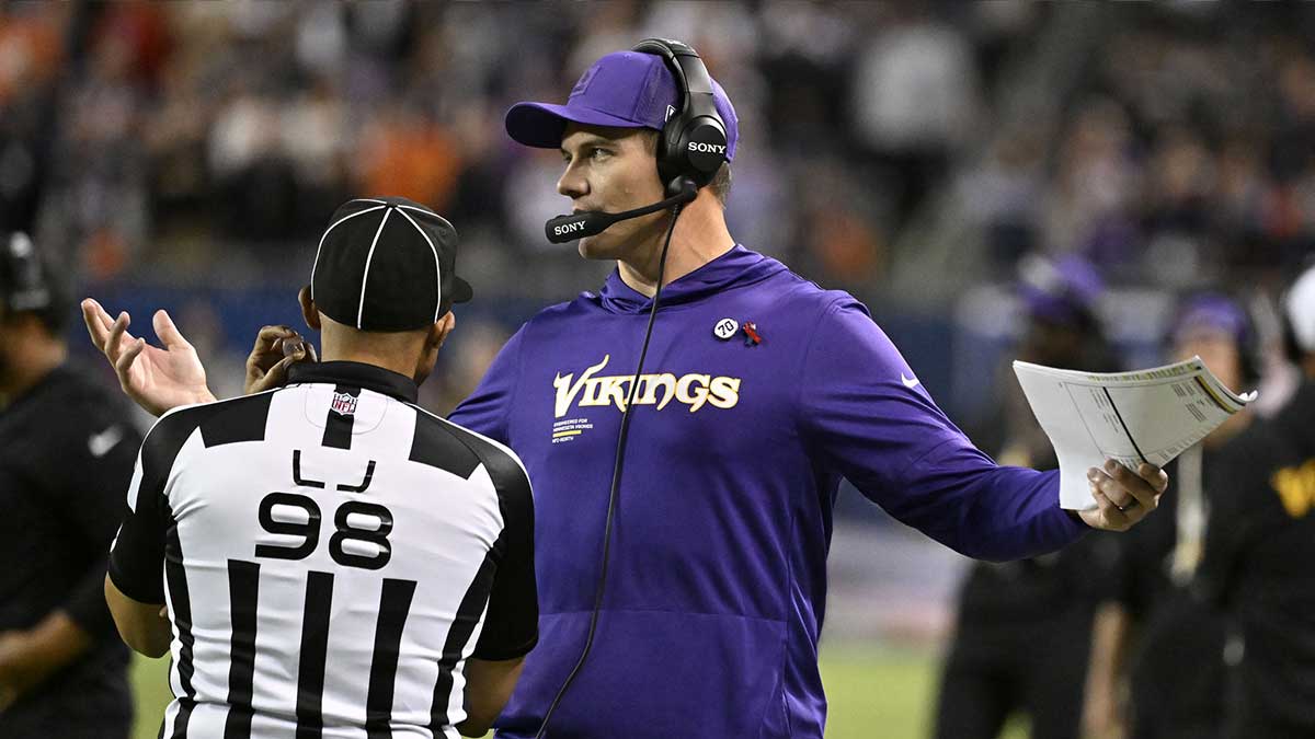 Minnesota Vikings head coach Kevin O'Connell reacts against the Chicago Bears during the second half at Soldier Field. Mandatory Credit: Matt Marton-Imagn Images