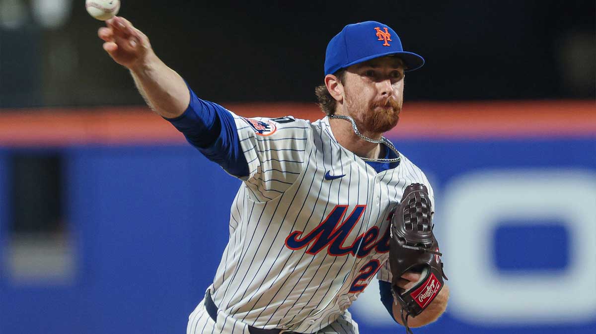 New York Mets starting pitcher Nolan McLean (26) delivers a pitch during the third inning against the Philadelphia Phillies at Citi Field.