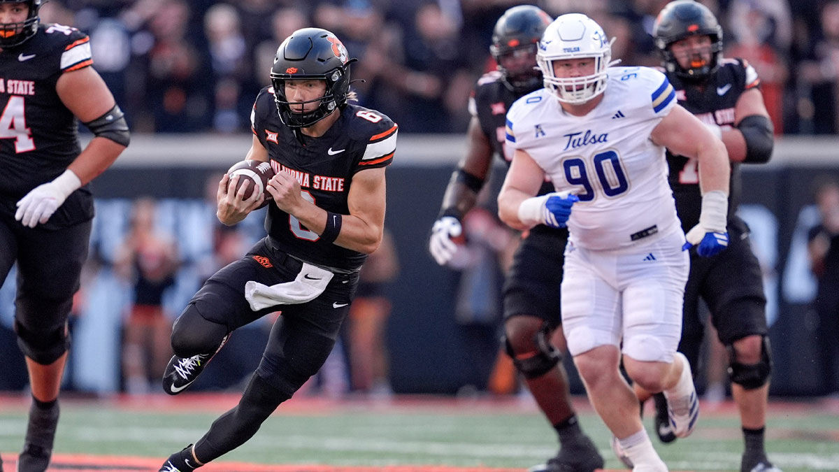 Oklahoma State quarterback Zane Flores (6) runs the ball in the first quarter during an NCAA football game between Oklahoma State (OSU) and Tulsa at Boone Pickens Stadium in Stillwater, Okla., on Friday, Sept. 19, 2025.