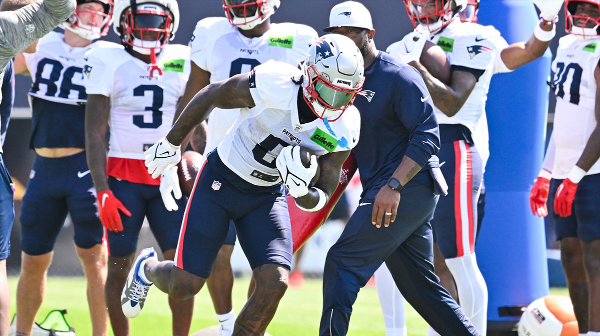New England Patriots wide receiver Stefon Diggs (8) does a drill during training camp at Gillette Stadium.