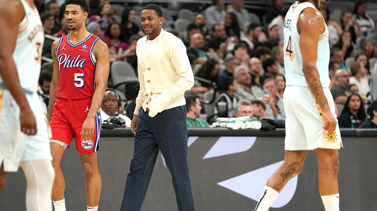 San Antonio Spurs guard De'Aaron Fox (4) watches from the side during the game against the Philadelphia 76ers at Frost Bank Center.