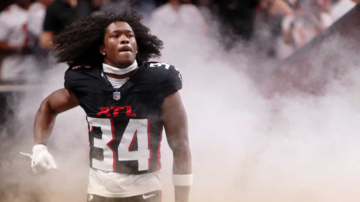 Atlanta Falcons wide receiver Ray-Ray McCloud III (34) runs onto the field before the game against the Tampa Bay Buccaneers at Mercedes-Benz Stadium.