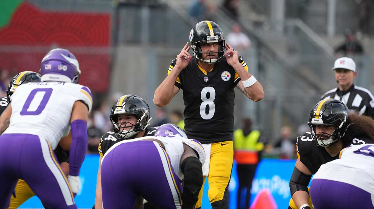Pittsburgh Steelers quarterback Aaron Rodgers (8) directs a play during the fourth quarter against the Minnesota Vikings during an NFL International Series game at Croke Park.