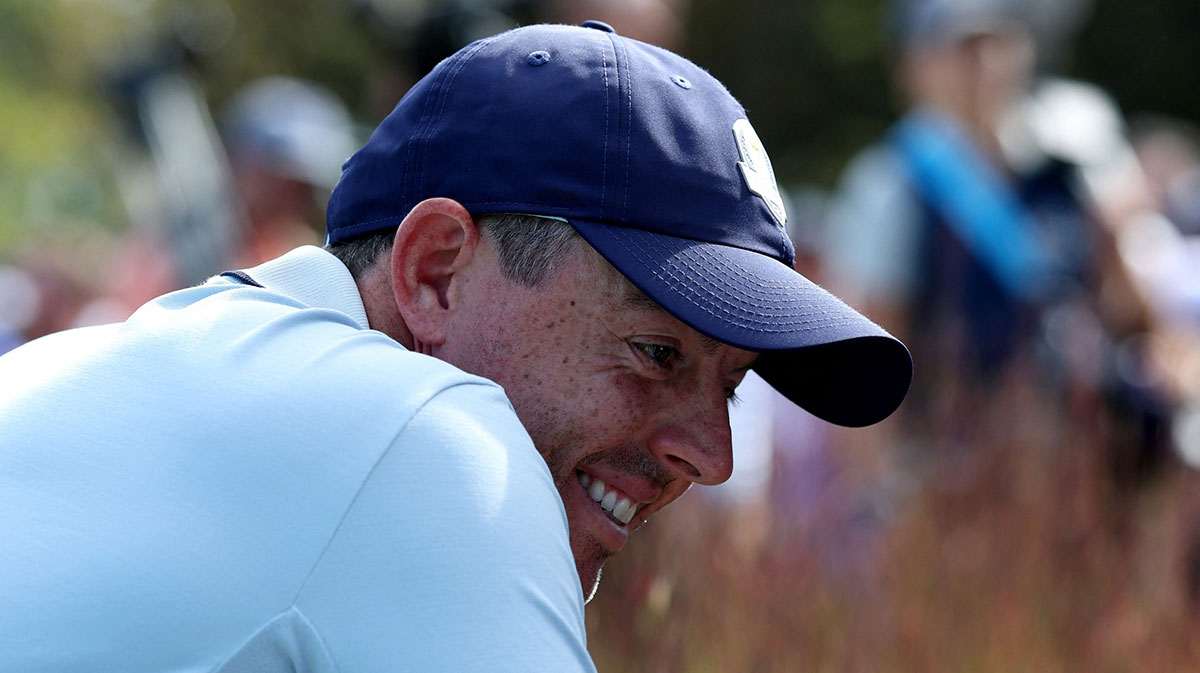 Rory McIlroy jars two long putts to stir the Ryder Cup crowd