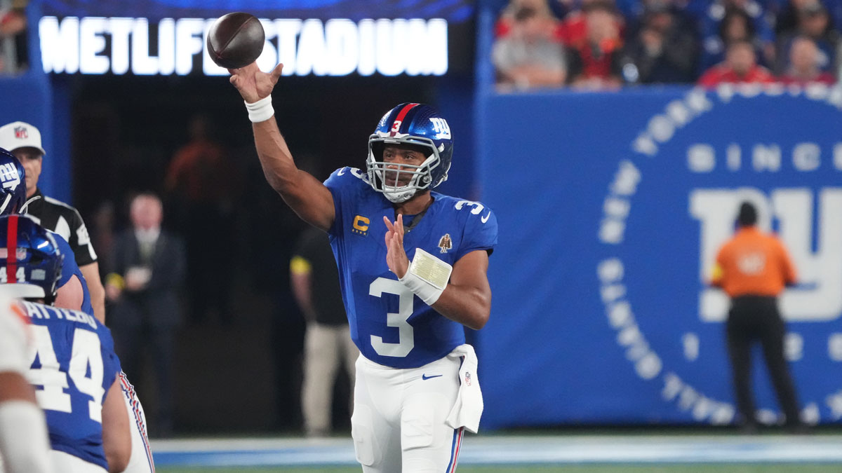 New York Giants quarterback Russell Wilson (3) throws a pass against the Kansas City Chiefs in the first quarter at MetLife Stadium.