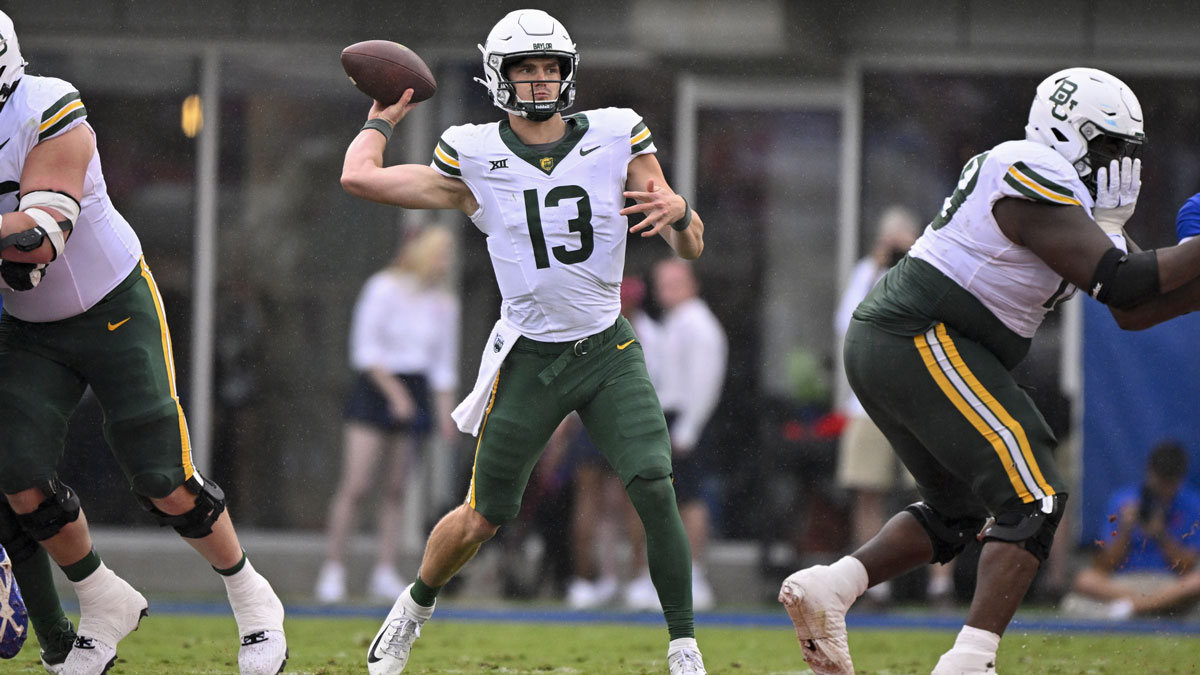 Baylor Bears quarterback Sawyer Robertson (13) passes the ball during the second quarter against the SMU Mustangs at Gerald J. Ford Stadium.