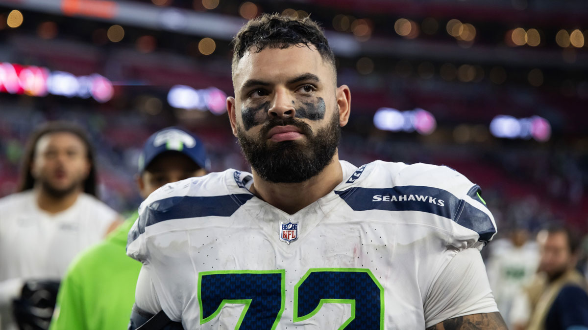 Seahawks offensive tackle Abraham Lucas (72) against the Arizona Cardinals at State Farm Stadium