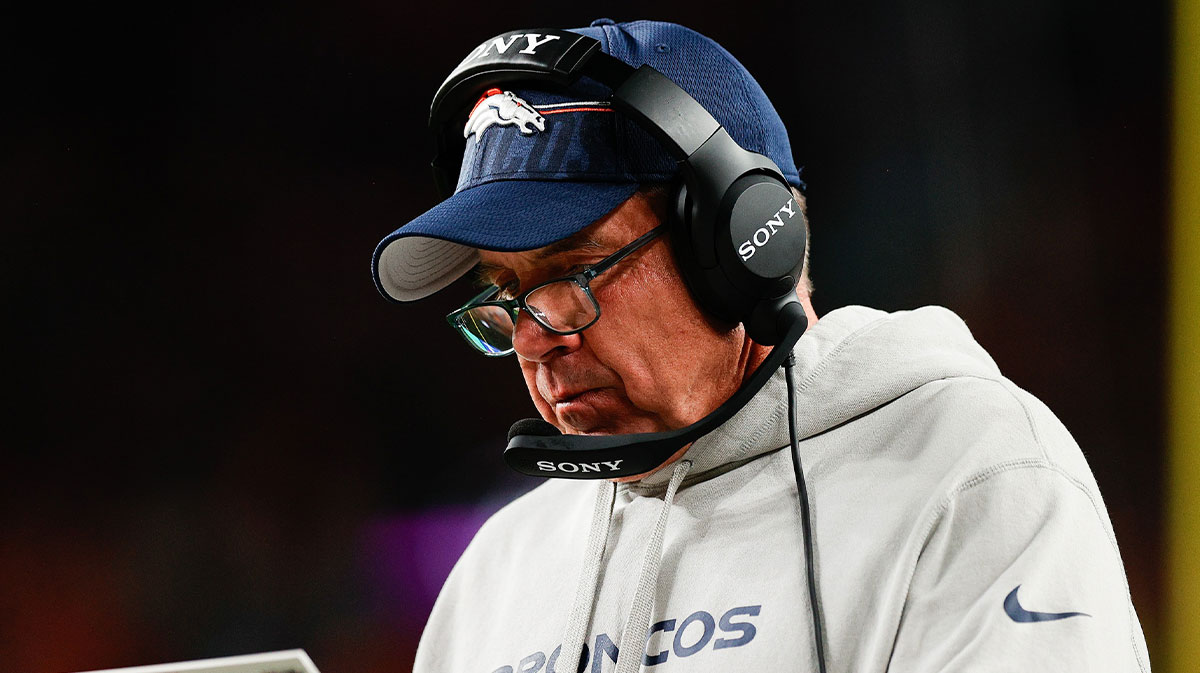 Denver Broncos head coach Sean Payton looks at his notes during the third quarter against the Cincinnati Bengals at Empower Field at Mile High. Mandatory Credit: Isaiah J. Downing-Imagn Images