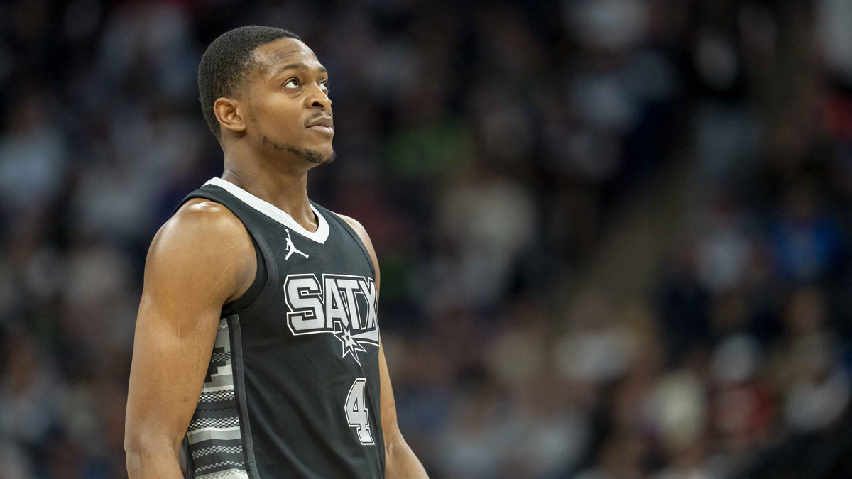San Antonio Spurs guard De'Aaron Fox (4) looks on against the Minnesota Timberwolves in the second half at Target Center. 