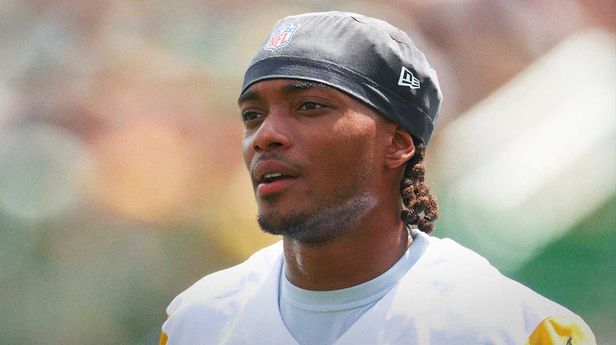 Pittsburgh Steelers wide receiver Calvin Austin (19) participates in drills during training camp at Saint Vincent College.