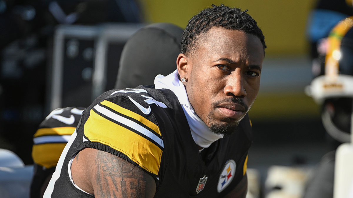 Pittsburgh Steelers cornerback Joey Porter Jr. (24) sits on the bench during a game against the Cleveland Browns at Acrisure Stadium.