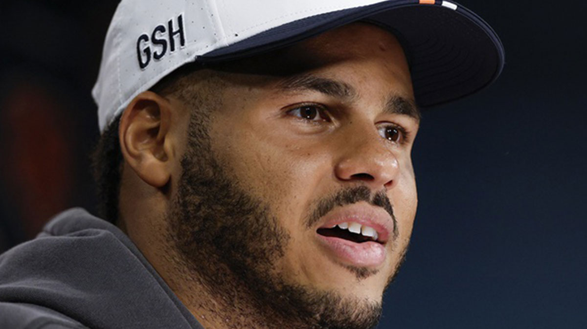 NFL Chicago Bears linebacker T.J. Edwards © Kamil Krzaczynski-Imagn Images