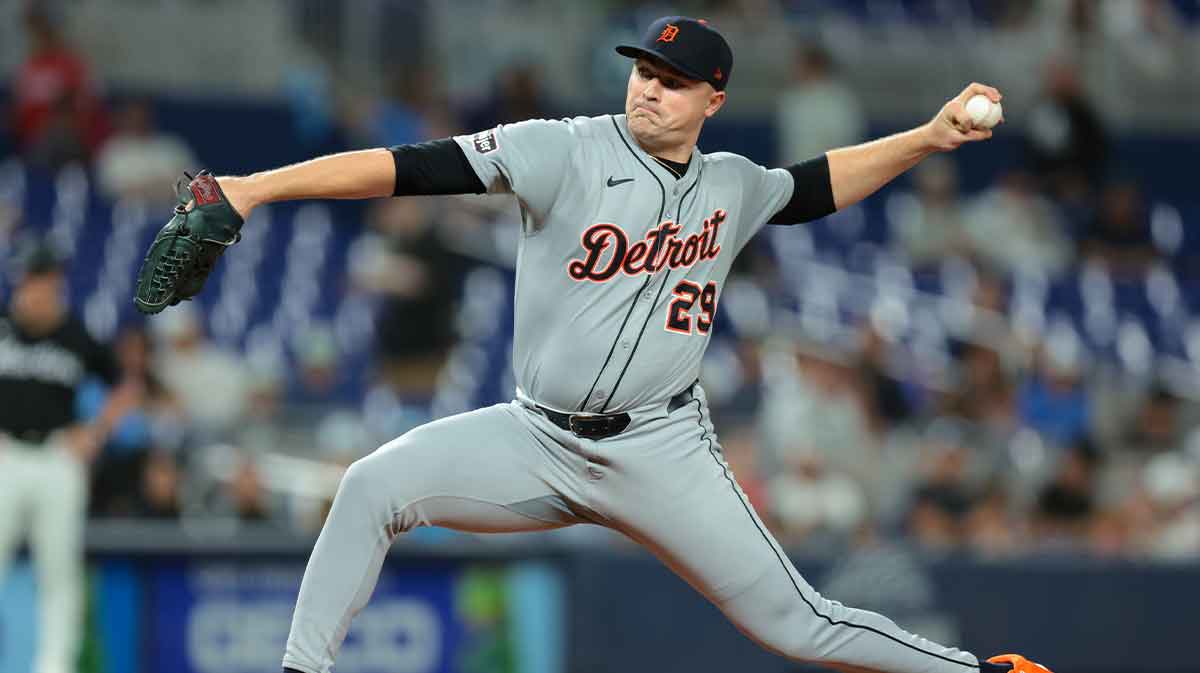 Detroit Tigers starting pitcher Tarik Skubal (29) delivers a pitch against the Miami Marlins during the first inning at loanDepot Park.