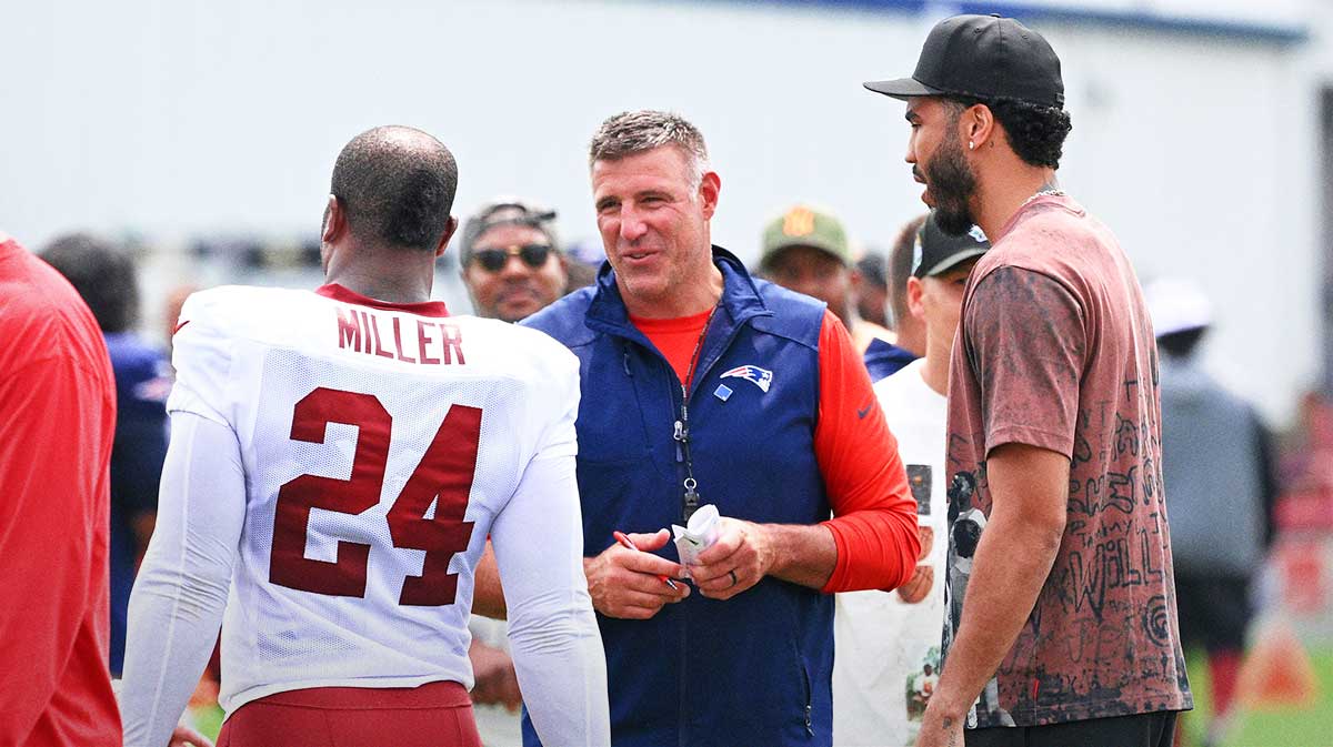 Jayson Tatum reps Patriots on sidelines at Steelers game