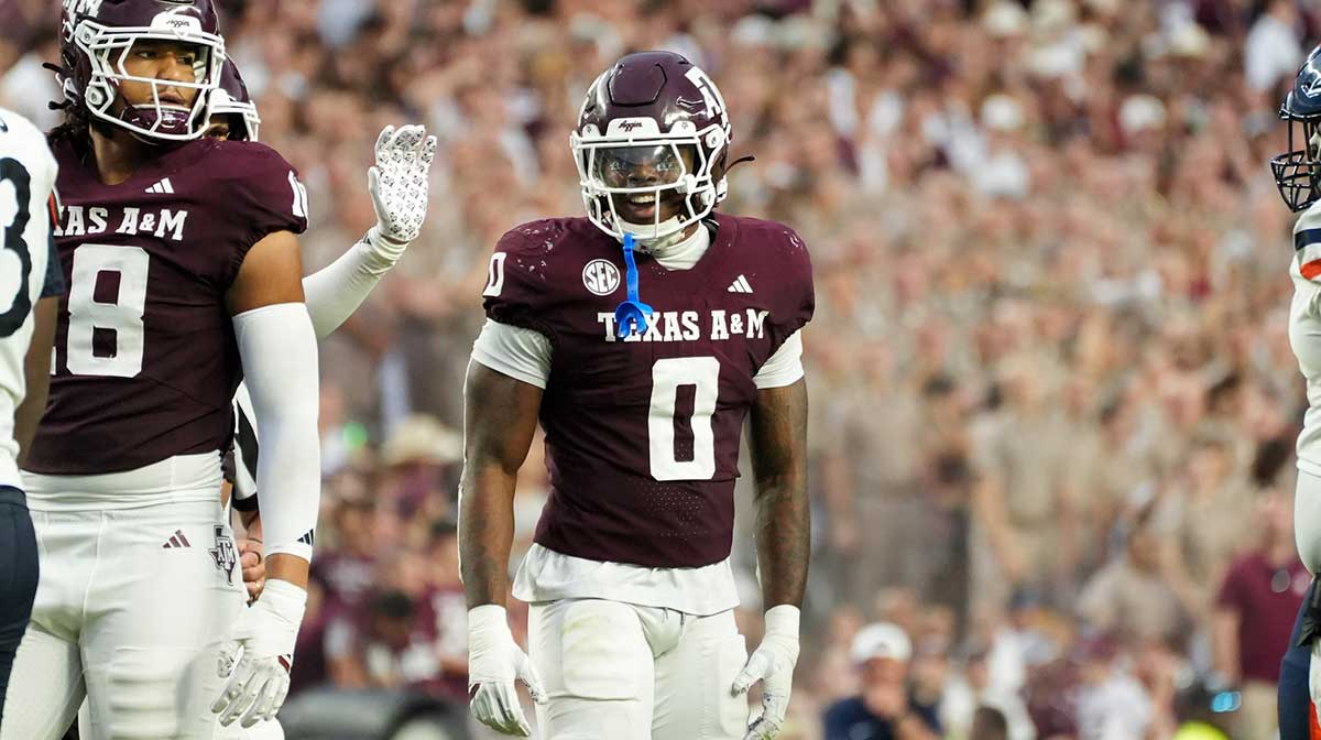 Texas A&M Aggies linebacker Scooby Williams (0) in the second quarter against the UTSA Roadrunners at Kyle Field.