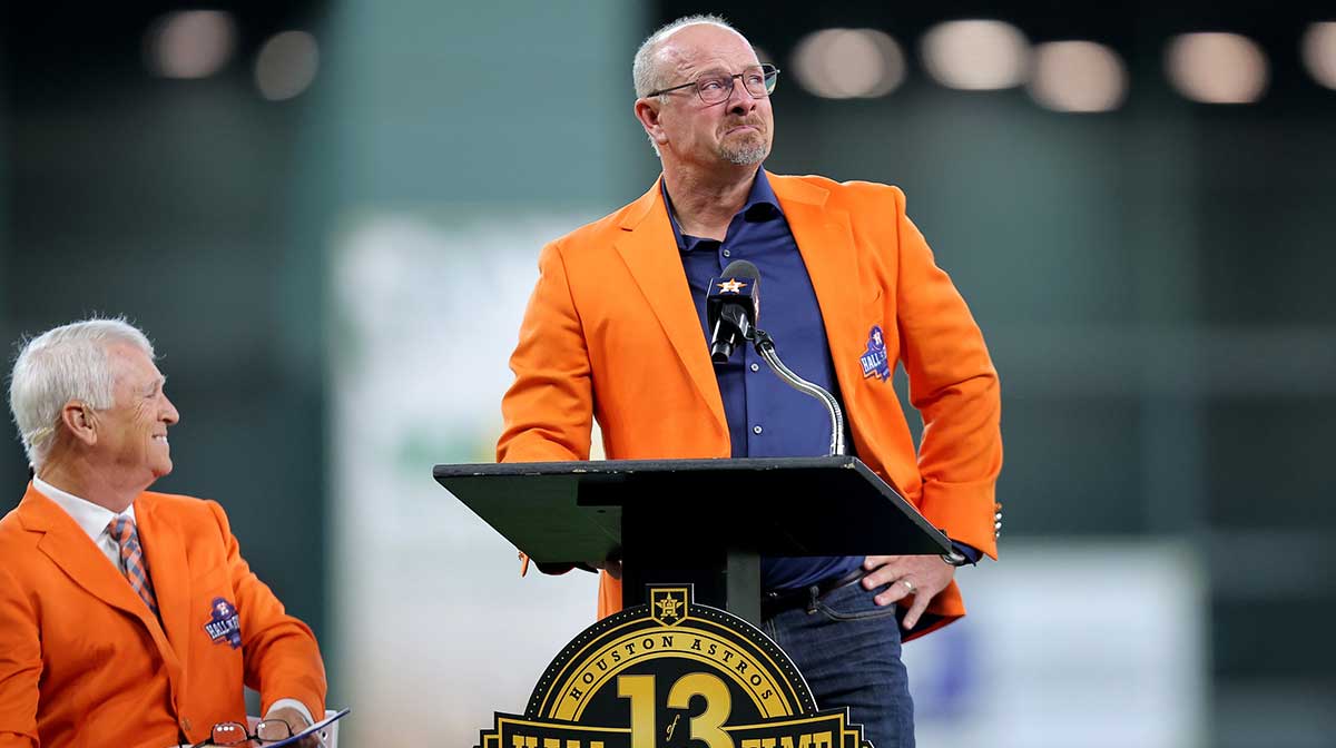 Former Houston Astros pitcher and Baseball Hall of Fame inductee Billy Wagner speaks to the fans prior to the game against the Baltimore Orioles at Daikin Park.