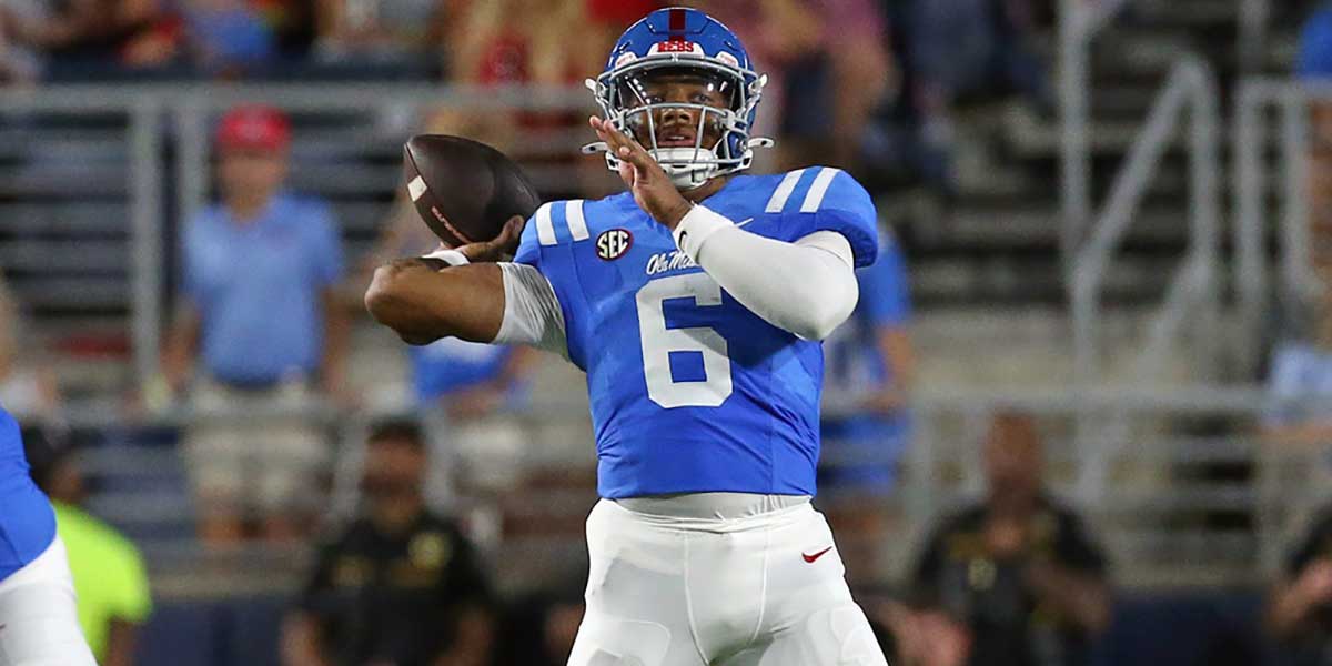 Mississippi Rebels quarterback Trinidad Chambliss (6) passes the ball during the second quarter against the Arkansas Razorback at Vaught-Hemingway Stadium.