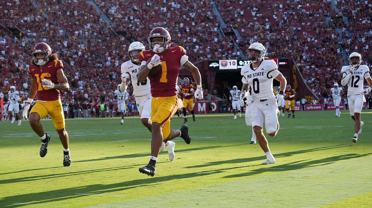 USC football news: Trojans fans livid after AP Poll absence