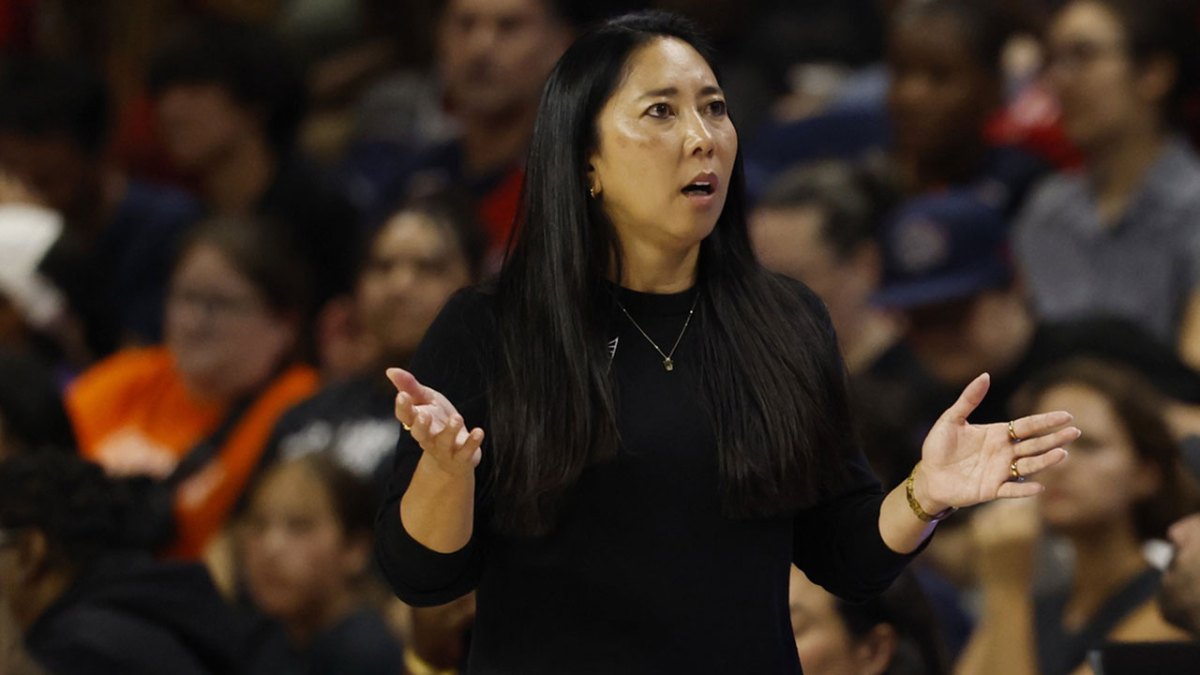 Golden State Valkyries head coach Natalie Nakase gestures from the bench /Wednesday/ in the first half at CareFirst Arena.