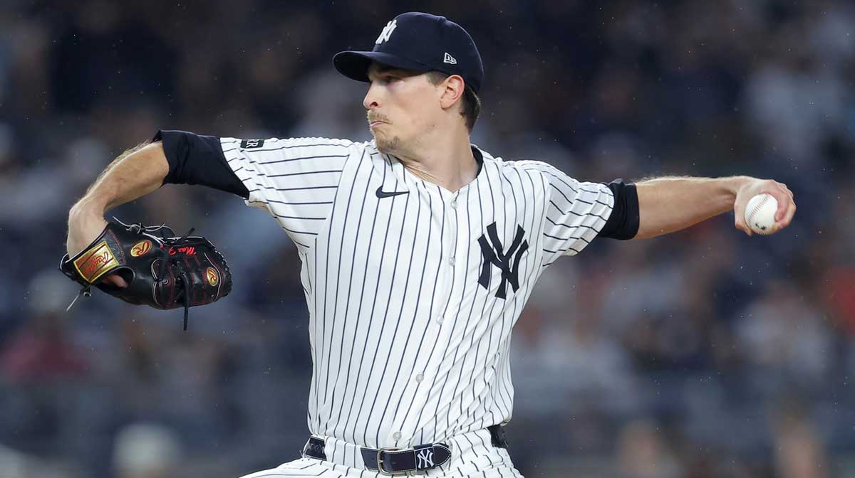 New York Yankees starting pitcher Max Fried (54) pitches against the Chicago White Sox during the first inning at Yankee Stadium.