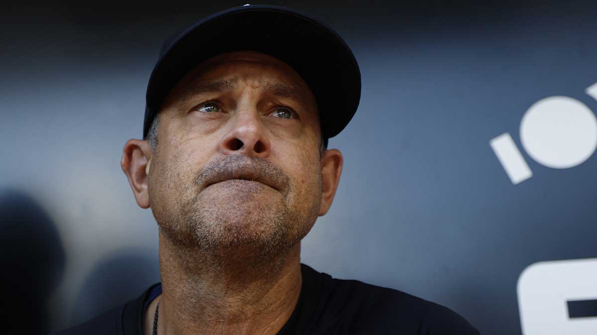 New York Yankees manager Aaron Boone speaks before a baseball game against the Chicago White Sox at Rate Field.