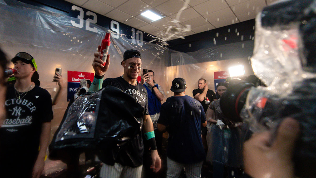 Yankees outfielder Aaron Judge (99) celebrates playoff berth