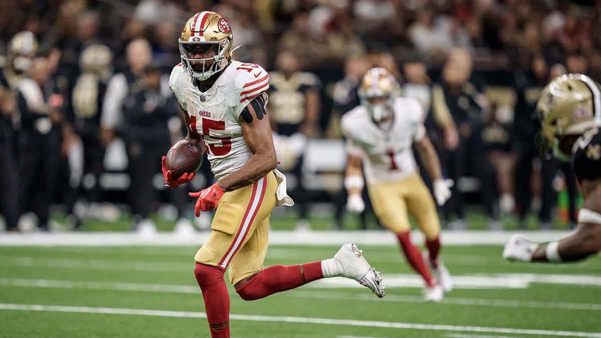 San Francisco 49ers wide receiver Jauan Jennings (15) runs to the end zone after a reception against the New Orleans Saints during the fourth quarter at Caesars Superdome