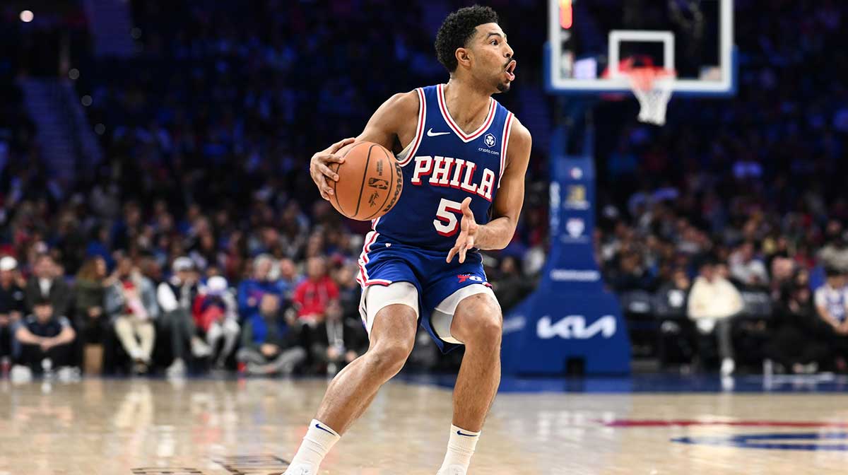 76ers guard Quentin Grimes (5) controls the ball against the Chicago Bulls in the second quarter at Wells Fargo Center