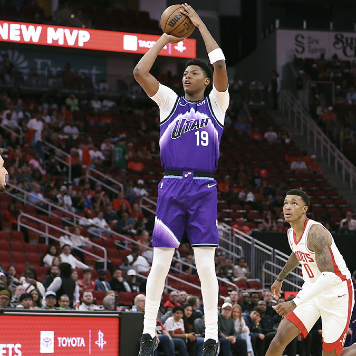 Watch Ace Bailey score his first preseason bucket for Utah