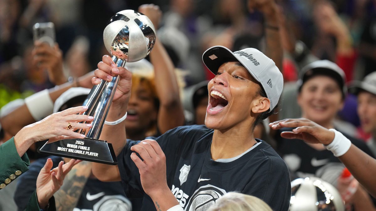 Wilson WNBA Portafoglio Portadocumenti Ufficiale Con Copertina In Pelle Composita - Arancione