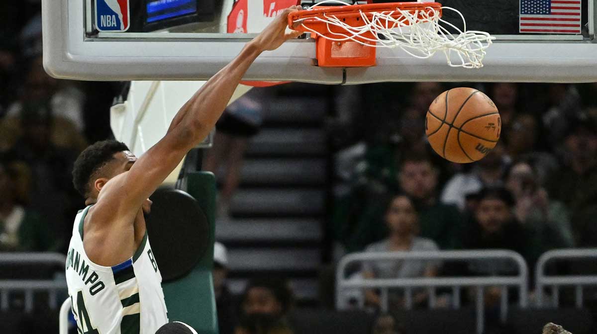 Milwaukee Bucks forward Giannis Antetokounmpo (34) dunks against the Oklahoma City Thunder during the second half at Fiserv Forum