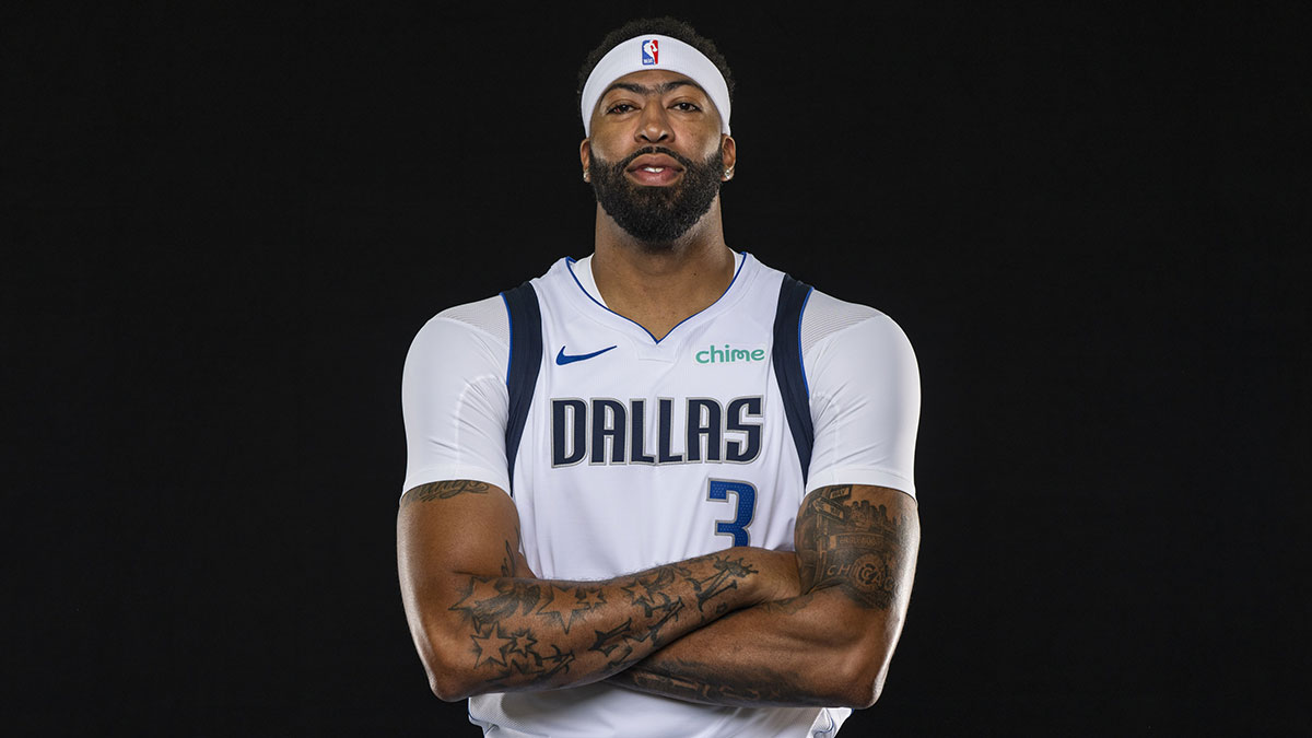 Dallas Mavericks forward Anthony Davis (3) poses for a photo during the Mavericks 2025 media day at the American Airlines Center.