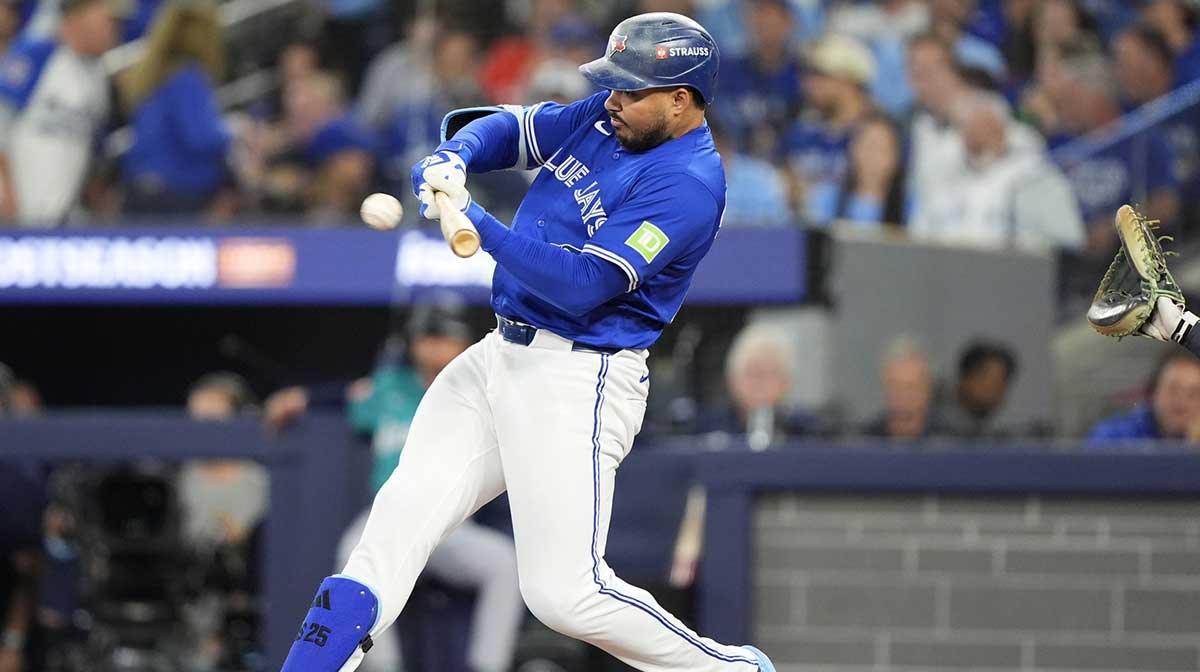 Blue Jays’ Anthony Santander scratched from ALCS G2 with back tightness