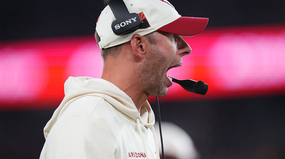 Arizona Cardinals head coach Jonathan Gannon yells out to his team as they play the Seattle Seahawks at State Farm Stadium in Glendale