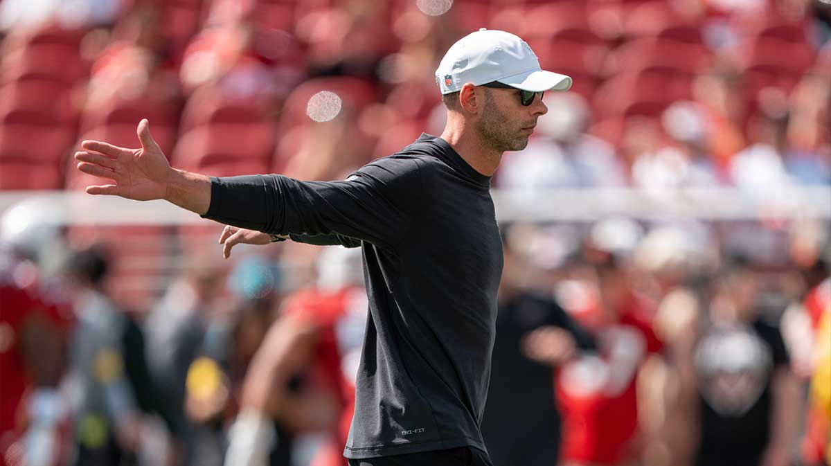 Arizona Cardinals head coach Jonathan Gannon before the game against the San Francisco 49ers at Levi's Stadium.