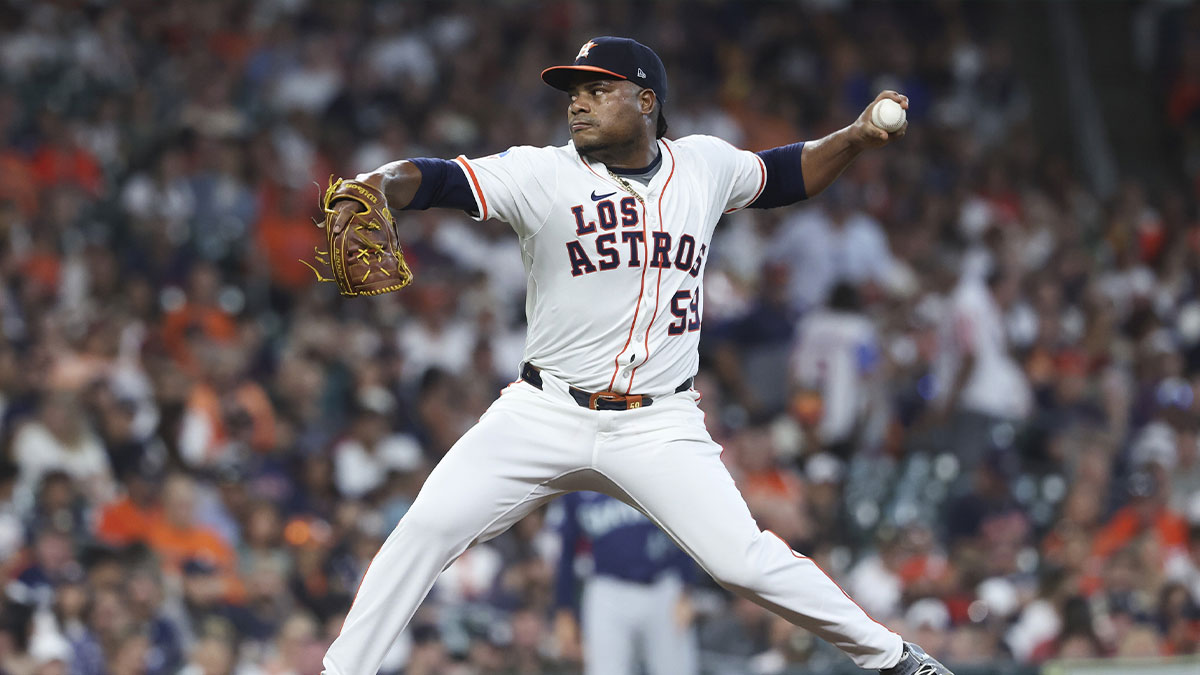 Houston Astros starting pitcher Framber Valdez (59) delivers a. pitch during the first inning against the Seattle Mariners at Daikin Park.