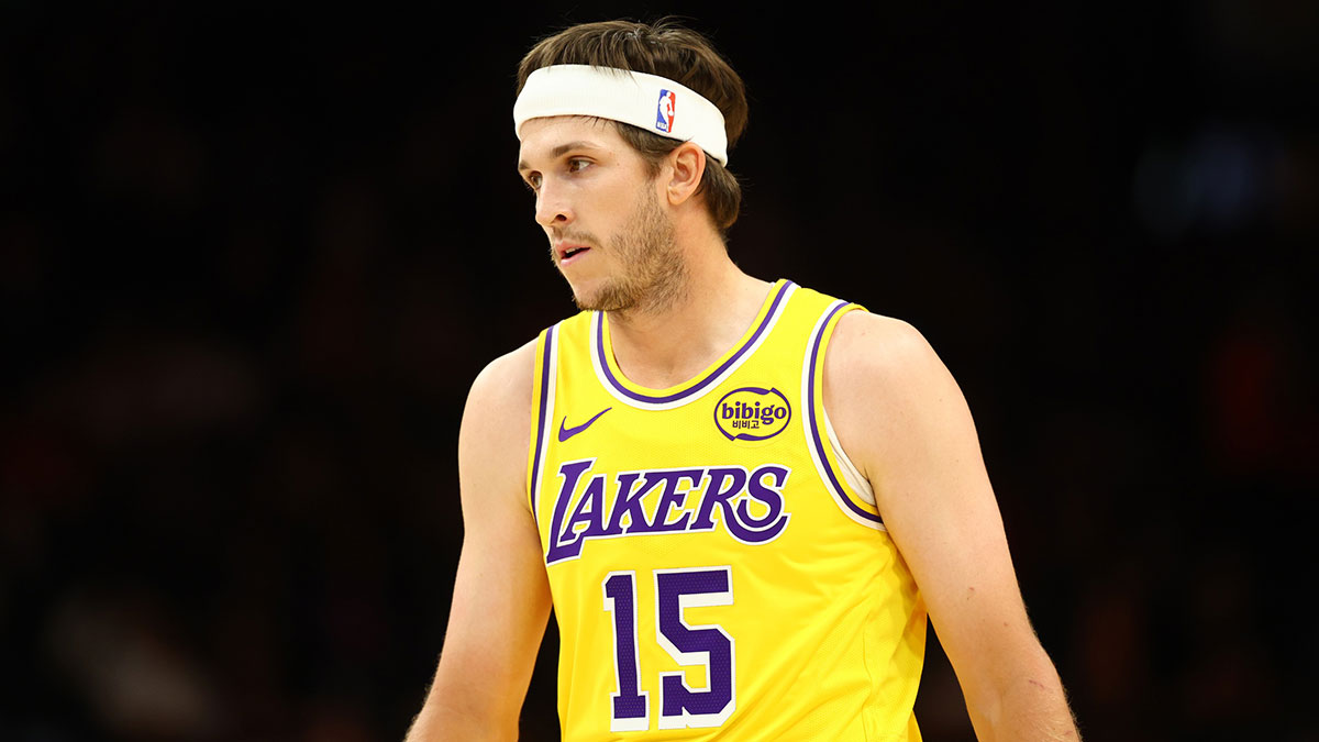 Los Angeles Lakers guard Austin Reaves (15) against the Phoenix Suns during an NBA preseason game at Mortgage Matchup Center.