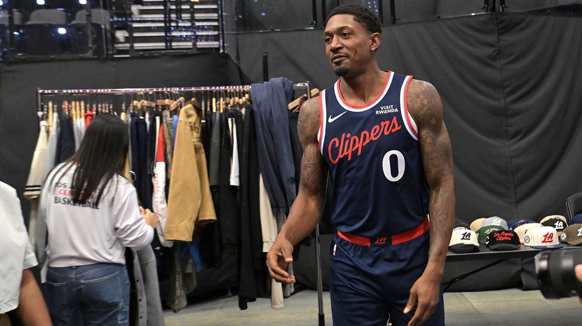 Clippers HC Tyronn Lue confirms Bradley Beal will start in funniest way possible