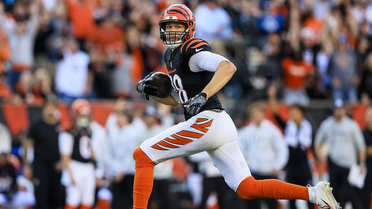 Bengals lose key pass-catcher to pectoral injury during Packers game