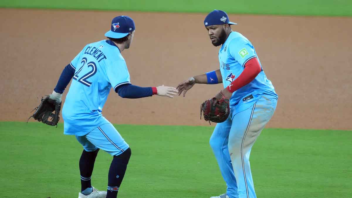 Blue Jays first baseman Vladimir Guerrero Jr. (27) celebrates Game 5 win