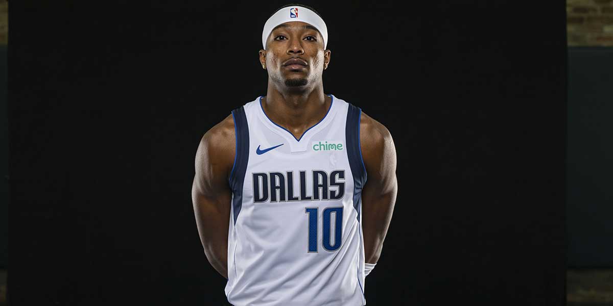 Dallas Mavericks guard Brandon Williams (10) poses for a photo during the Mavericks 2025 media day at the American Airlines Center.