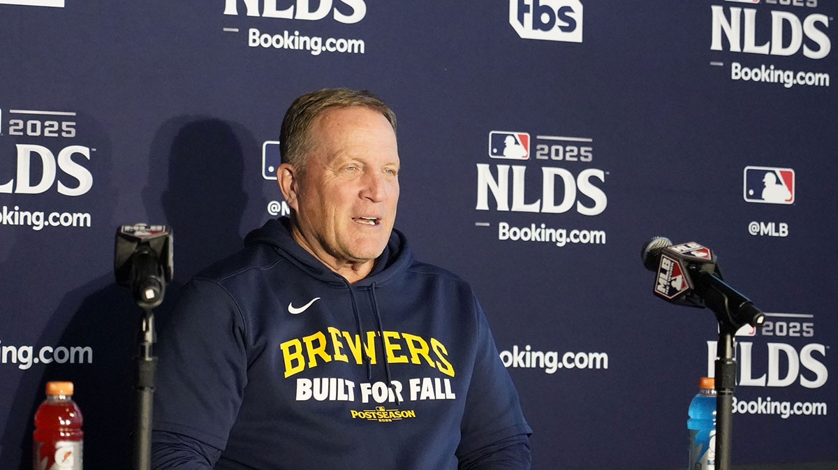 Brewers’ Pat Murphy remembers almost leaving for Cubs with NSFW mic drop story