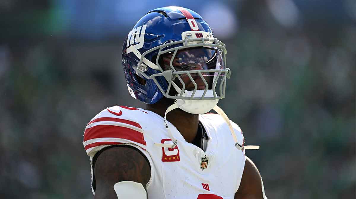 New York Giants linebacker Brian Burns (0) looks on in the first quarter against the Philadelphia Eagles at Lincoln Financial Field.
