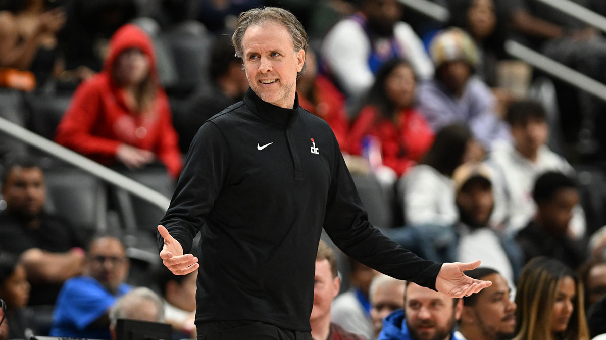 Washington Wizards Head Coach Brian Keefe argues with officials during their game against the Detroit Pistons in the first quarter at Little Caesars Arena.