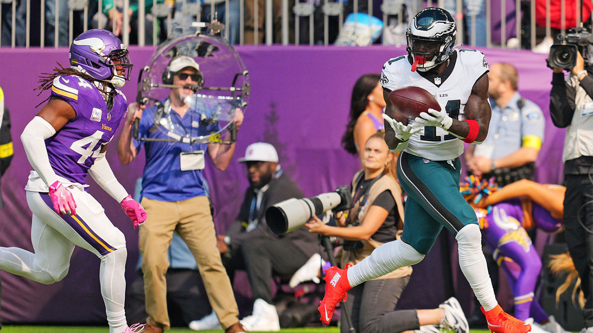 Eagles’ Jalen Hurts, A.J. Brown call game with moonshot connection vs. Vikings