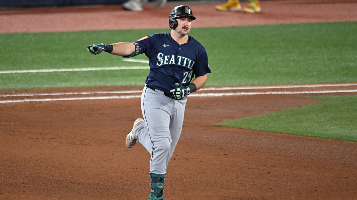 Seattle Mariners catcher Cal Raleigh (29) runs after hitting a solo home run against the Toronto Blue Jays in the fifth inning during game seven of the ALCS round for the 2025 MLB playoffs at Rogers Centre.