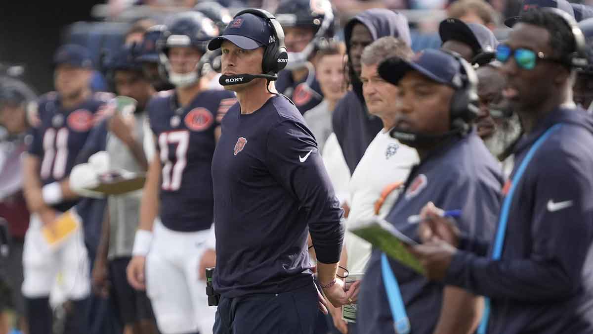 Chicago Bears head coach Ben Johnson on the sidelines during the first half against the Dallas Cowboys at Soldier Field.