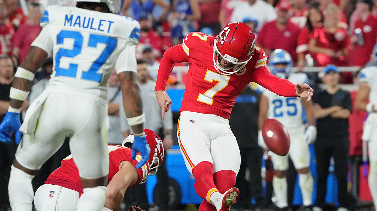 Chiefs fans roast Harrison Butker after missed SNF field goal vs. Lions, as the Chiefs placekicker faces scrutiny in the tough matchup.
