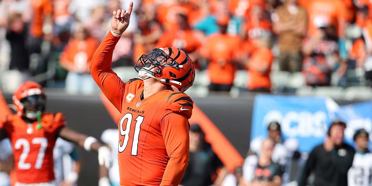 Cincinnati Bengals defensive end Trey Hendrickson (91) celebrates his sack during the fourth quarter against the Jacksonville Jaguars at Paycor Stadium.
